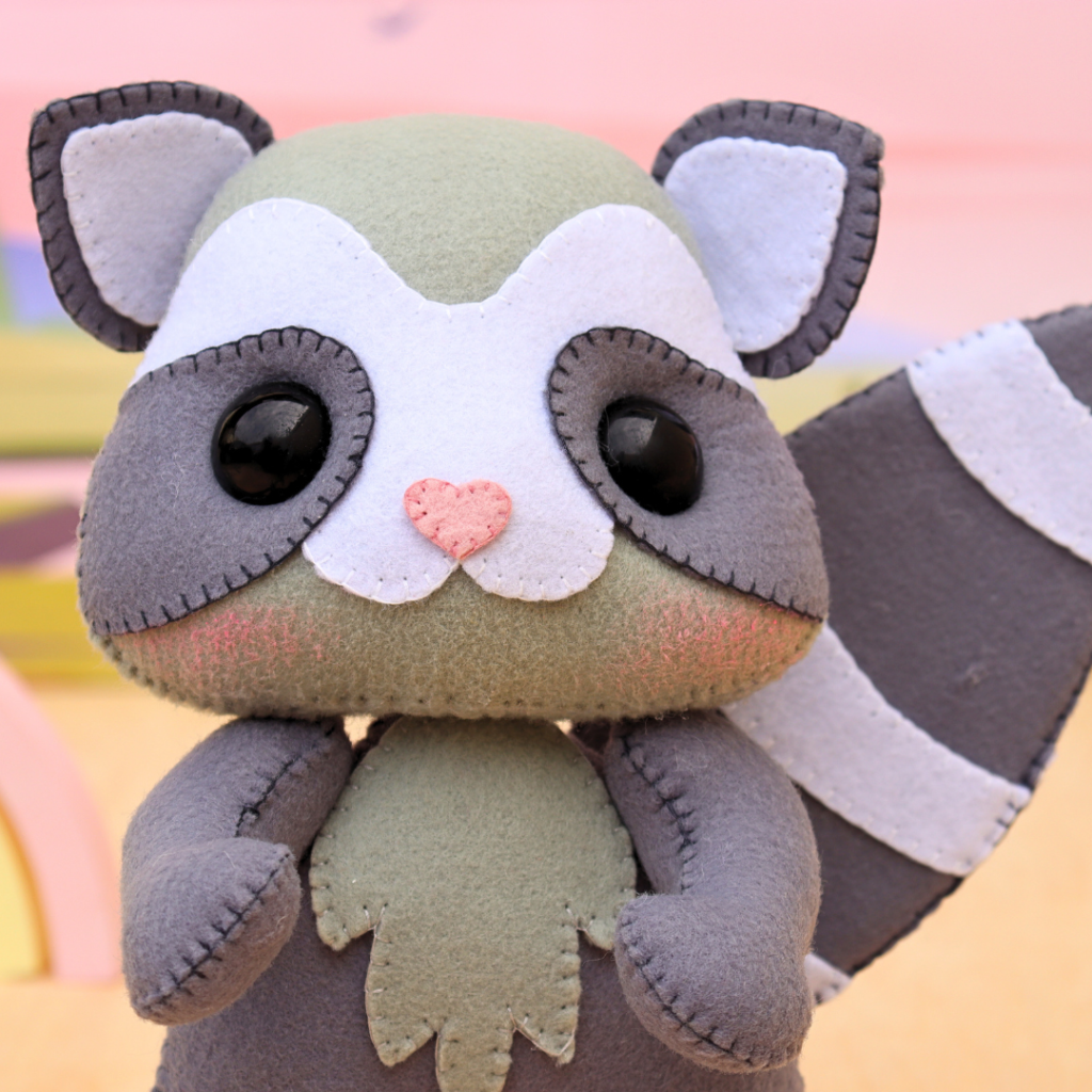 Etsy-style DIY craft felt project ideas